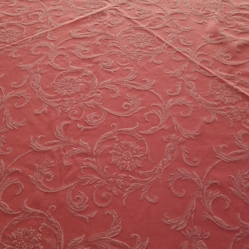 Oval table cloth